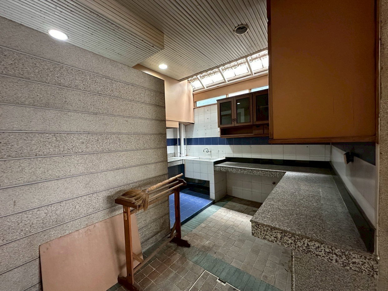 รูป Luxury Townhouse for Rent Thonglor | Family Home Ready to Move In | Near BTS Thonglor | 110,000 THB/Month | ทาวน์เฮ้าส์หรูให้เช่า ทองหล่อ เหมาะครอบครัว พร้อมเข้าอยู่ ใกล้ BTS ทองหล่อ 110,000 บาท/เดือน -LTH12646 - รูปที่ 4/9