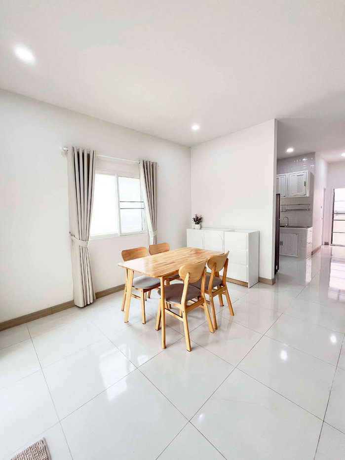 รูป บ้านเช่าสไตล์มินิมอล นอร์ดิก ทำเลหางดง พื้นที่ใช้สอย 90 ตร.ม.   2 ห้องนอน  - รูปที่ 2/15