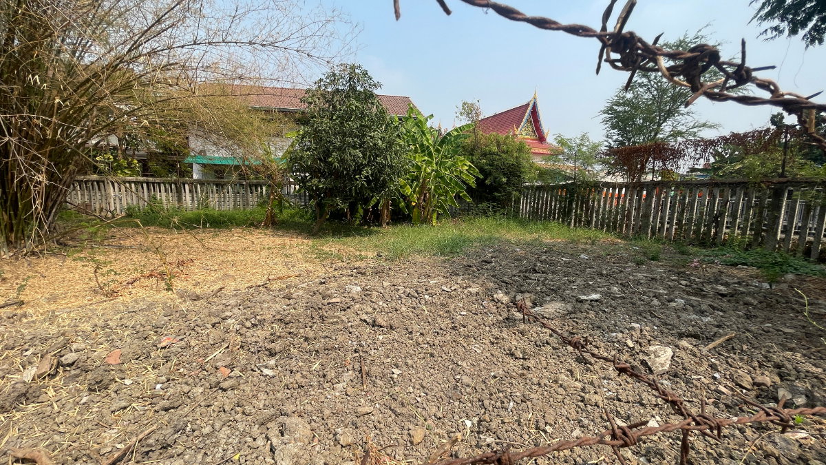 รูป ขายที่ดินเปล่า 175 ตร.ว. ลาดพร้าว 87 แยก 18 แปลงริมสวย ใกล้เลียบด่วน - รูปที่ 2/4