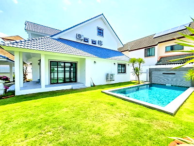 Houses for sale Bang Lamung Chonburi : 4 Bedroom Pool Villa for Sale East Pattaya