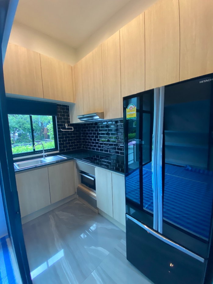 picture Luxury 3.5-Storey Townhome for Sale – Arden Rama 3 with TESLA EV Charger - 8/13
