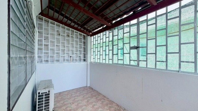 รูป ทาวน์เฮ้าส์ 3 ชั้น รีโนเวทพร้อมอยู่ ซอยเรวดี 12 ทำเลศักยภาพ ราคาถูกที่สุด - รูปที่ 16/20