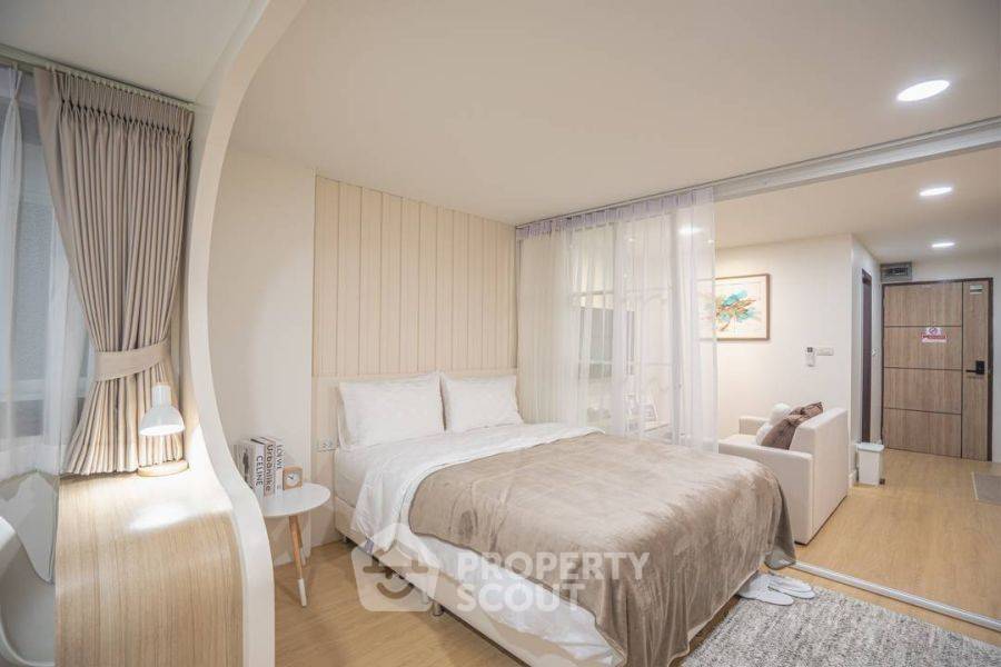picture 1-BR Condo For Sale At Hillside Condominium 2, Near Nimmanhaemin (ID 2143630) - 1/10