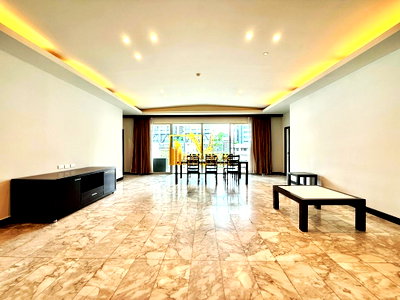 Condos for rent Silom Complex Department Store : Large 4 Bedroom Penthouse Apartment For Rent in Sathorn - BR0715AP