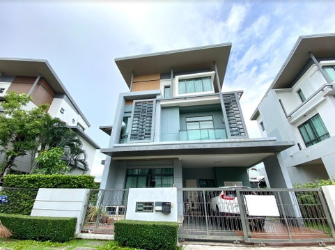LTHC7425 – Single House in Nawamin FOR SALE 4 beds 5 baths Size 300 Sq.M. Near MRT Lat Phrao Station ONLY 15.9 MB