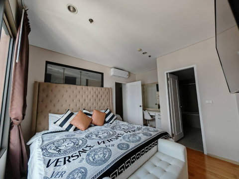 P-149764 — Sale with Tenant: Villa Asoke Duplex Condo 37th-38th Floor 2 Beds 2 Baths City View Near MRT Phetchaburi. 085-592-2897 Line: @easythaihome