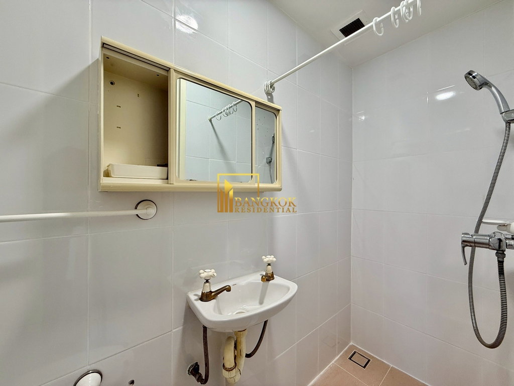 รูป Modern 3 Bedroom Apartment For Rent in Sathorn Area - BR21052AP - รูปที่ 25/38
