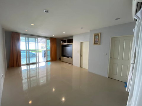 Townhouse for rent The Exclusive Pattanakarn 44, 3 bedroom