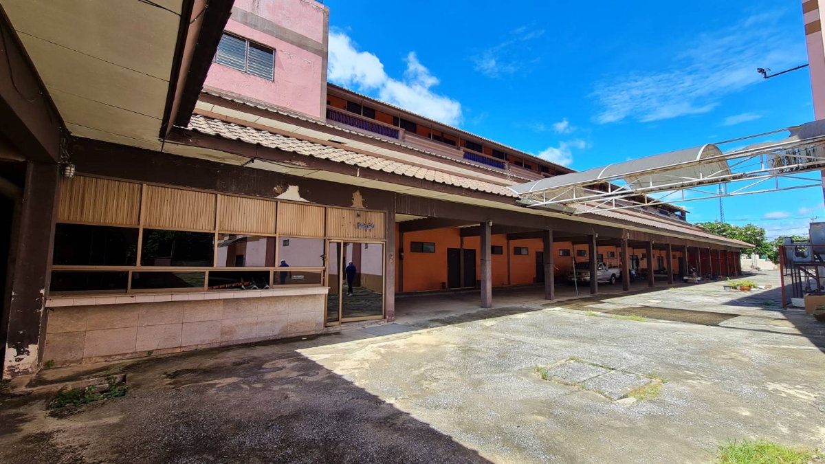 รูป ขายที่ดินพร้อมอาคารโรงแรมจำนวน 3 หลัง เนื้อที่รวม 4-0-97.5 ไร่ ในตัวเมืองจังหวัดตาก  - รูปที่ 7/12