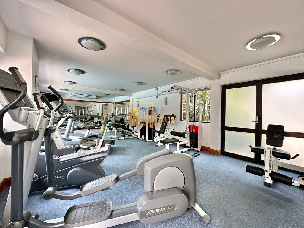 รูป Modern 3 Bedroom Apartment For Rent in Sathorn Area - BR21052AP - รูปที่ 36/38