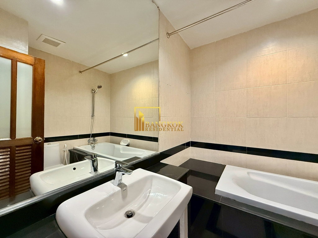 รูป Large 4 Bedroom Penthouse Apartment For Rent in Sathorn - BR0715AP - รูปที่ 29/45