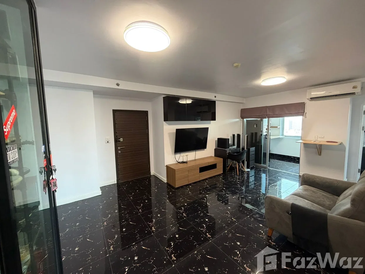 picture Corner Unit 2-Bed Condo for Sale at Supalai Park Ekkamai 6427886 - 3/11