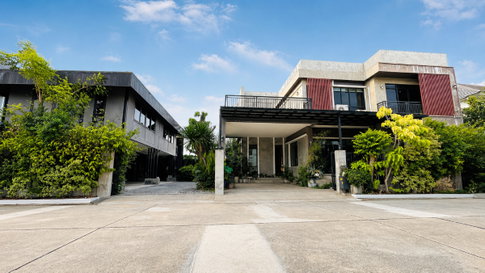 บ้านสไตล์ลอฟท์ 152 ตรว. The Exclusive ทวีวัฒนา ทำเลติดถนน 