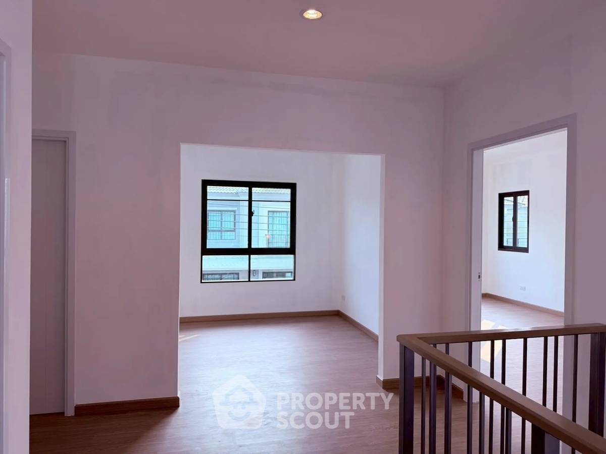 รูป ทาวน์เฮ้าส์ 4-ห้องนอน ที่ เดอะแพลนท์ ซิตี้ บางนา วงแหวน ใกล้ ท่าอากาศยานสุวรรณภูมิ (ID 2957077) - รูปที่ 9/18