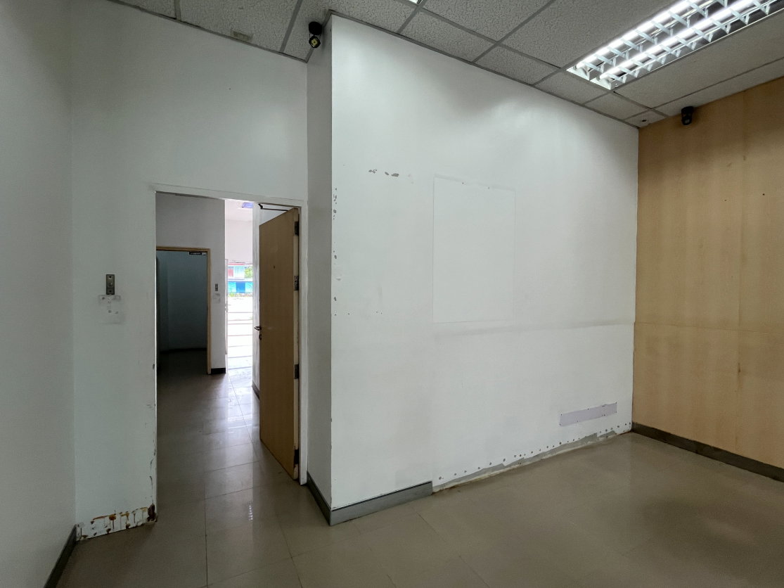 รูป อาคารสำนักงาน 2 ชั้น บนถนนสมบูรณ์กุล ราชบุรี รหัส 68-00184 หรือ 31542-0001 ติดต่อคุณสุชาติ - รูปที่ 13/15