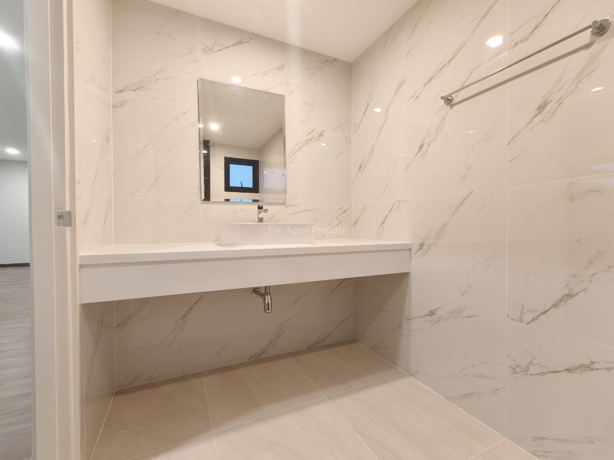 รูป ขายบ้านรีโนเวทใหม่ นันทวัน วงแหวน-รัตนาธิเบศร์ หลังริม เนื้อที่ 108.5 ตร.ว. หลังริม 5 นอน 5 น้ำ โครงการคุณภาพ Land & Houses บางใหญ่ ลดทันที 1 ล้านบาท - รูปที่ 29/46