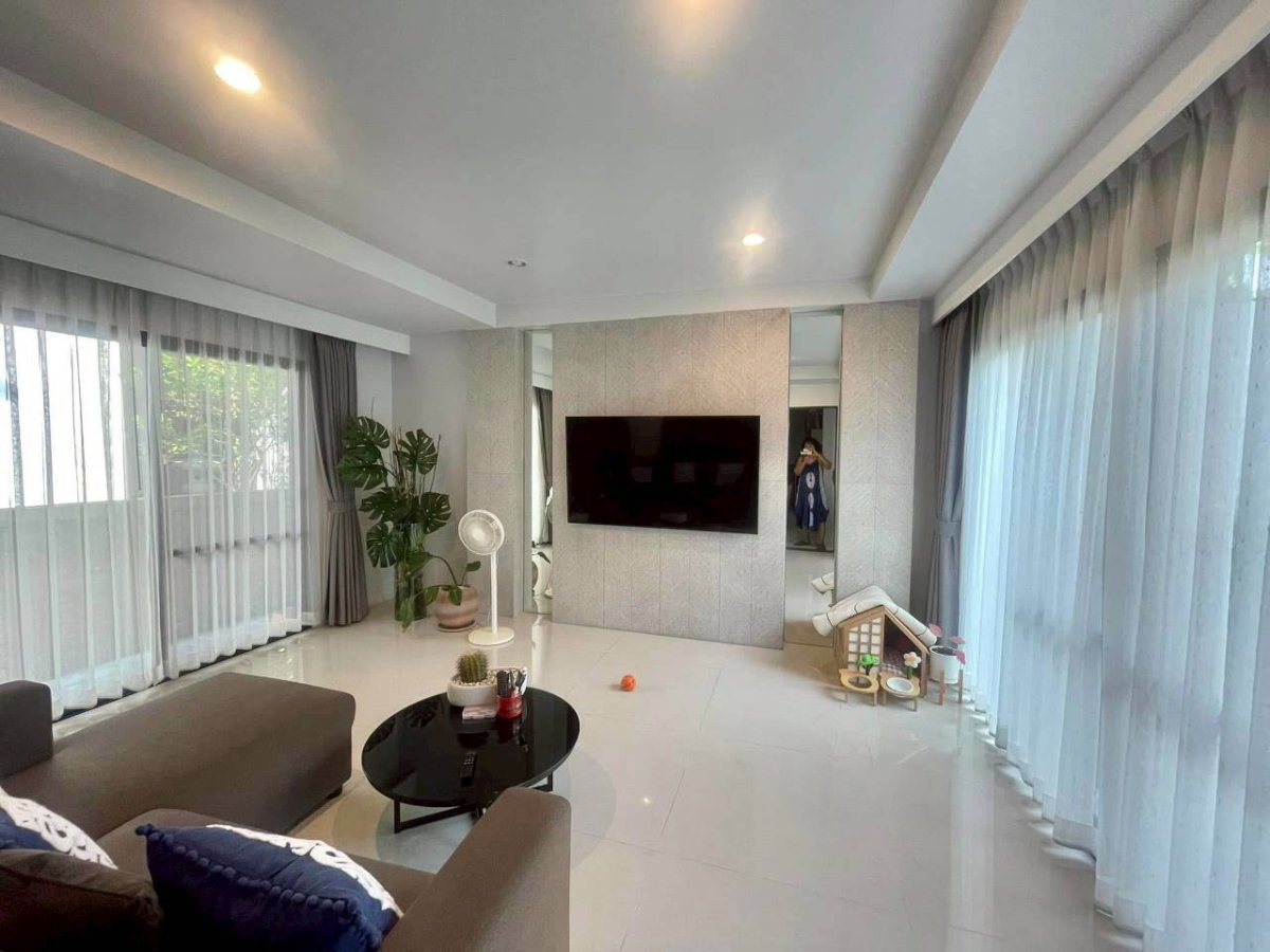 picture Corner Luxury Home | Premium Project in Pattanakarn Area - 9/13