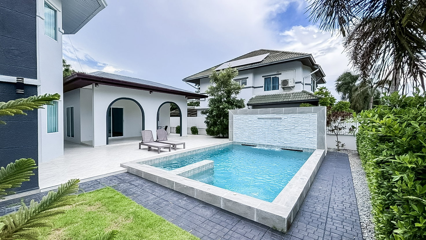 picture Luxury Renovated Pool Villa for Rent East Pattaya - 21/22