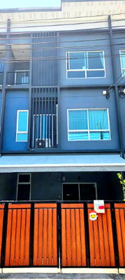 ทาวน์โฮมให้เช่า : 🏡✨ ขาย / เช่า ทาวน์โฮม 3 ชั้น หมู่บ้านสัมมากร อเวนิว สุวรรณภูมิ 4 ห้องนอน 4 ห้องน้ำ ติดถนนกรุงเทพกรีฑาตัดใหม่ เดินทางสะดวก