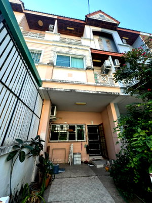 ทาวน์โฮม เกษตร-นวมินทร์ : 🏡 ขายถูกที่สุดในโครงการ! บ้าน 3 ชั้น 174 ตร.ม. 4 ห้องนอน เพียง 3.1 ล้าน ทำเลนวมินทร์