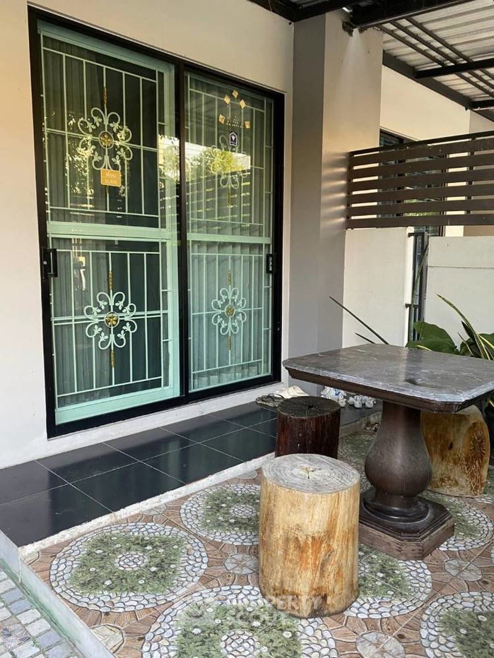 รูป ทาวน์เฮ้าส์ 3-ห้องนอน ใน ละหาร (ID 1889351) - รูปที่ 1/11
