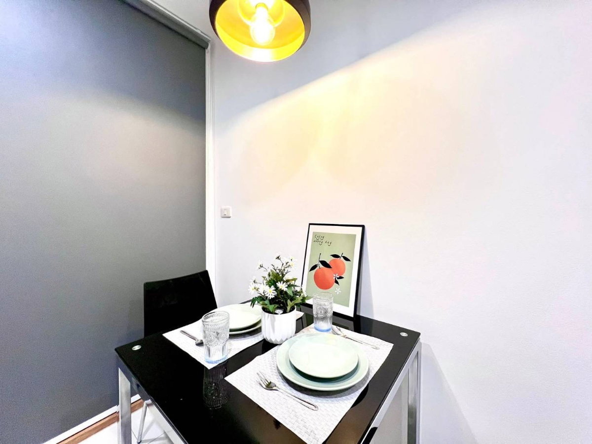 รูป (TT206) ปล่อยเช่าคอนโด The Base Sukhumvit 77 (เดอะ เบส สุขุมวิท 77) ห้องรีโนเวทใหม่ เฟอร์นิเจอร์และเครื่องใช้ไฟฟ้าครบ  - รูปที่ 8/10