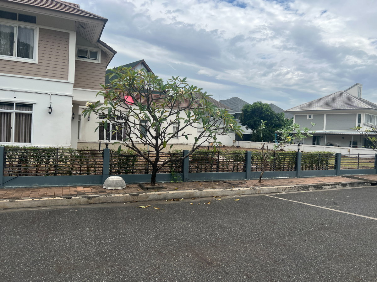 รูป บ้านเดี่ยว 2 ชั้น อยู่ในโครงการหมู่บ้านบางแสนมหานคร ถนนข้าวหลาม ตำบลแสนสุข อำเภอเมือง จังหวัดชลบุรี 30052-0001 ธนกฤษ - รูปที่ 6/19