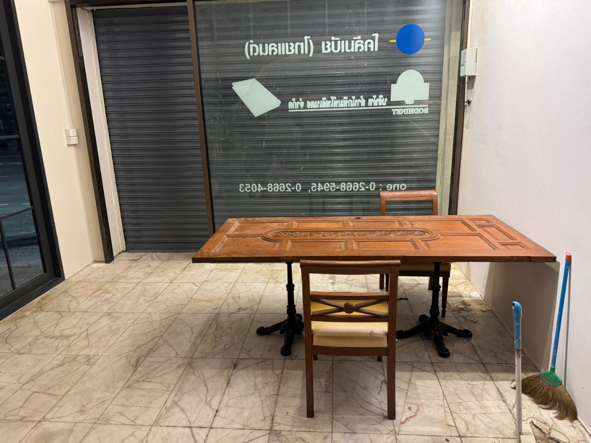รูป ตึกแถว 5 ชั้นครึ่ง (รวมดาดฟ้า) 50 เมตรจากสถานีรถไฟสามเสน ใกล้เคียงกรมสรรพสามิตร ตลาดราชวัตร กรมโยธาธิการ โรงเรียนเสนาธิการทหารบก รพ วิชัยยุทธ รพ รามาฯ - รูปที่ 8/34