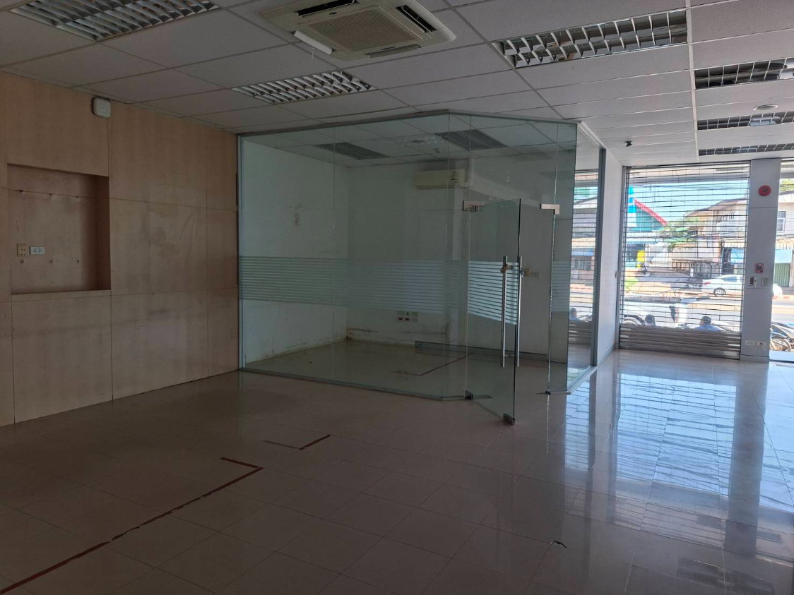 รูป อาคารสำนักงาน  ติดถนน แจ้งสนิท  อ. เสลภูมิ   จ. ร้อยเอ็ด (ติดต่อ คุณปิยะพันธ์) - รูปที่ 5/13