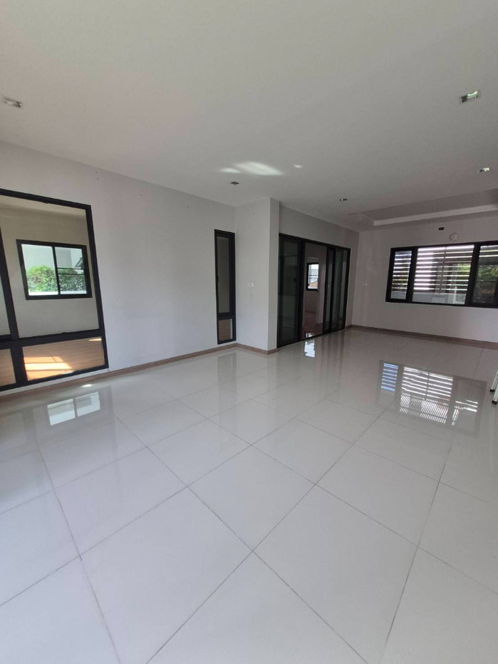 รูป  303AGKI ขาย! ถูกที่สุดในโครงการ บ้านเดี่ยว 2 ชั้น “ซื่อตรงพรีเมียม บางบัวทอง”  - รูปที่ 6/8