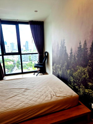 Condos for rent : P-52129 — For Rent: OKA HAUS Sukhumvit 36 Condo 12th Floor 1 Bed Pool View Near BTS Thong Lo. 085-592-2897 Line: @easythaihome