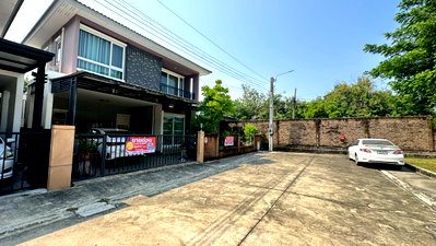 Twin houses for sale Prawet : Twin house for sale #Golden Neo Onnut-Pattanakarn Golden Neo **Onnut 65