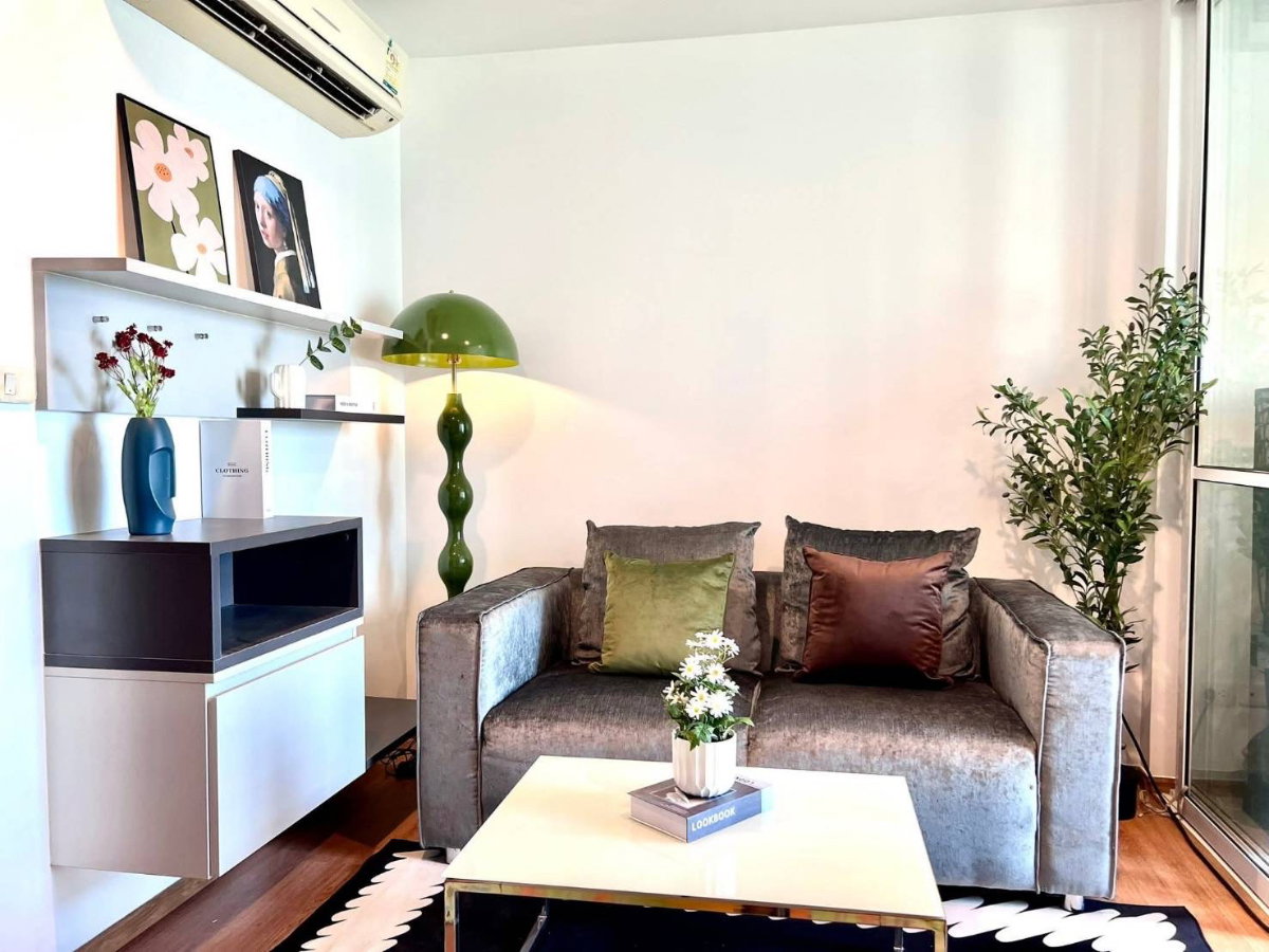 รูป (TT206) ปล่อยเช่าคอนโด The Base Sukhumvit 77 (เดอะ เบส สุขุมวิท 77) ห้องรีโนเวทใหม่ เฟอร์นิเจอร์และเครื่องใช้ไฟฟ้าครบ  - รูปที่ 3/10