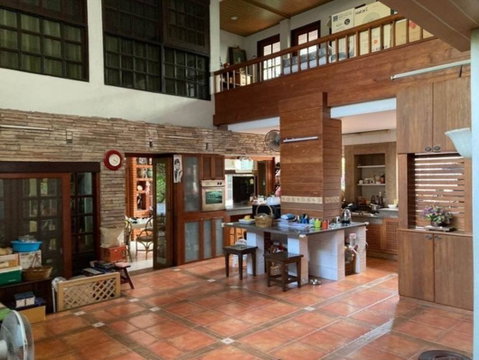 LTHC6575 – House FOR RENT in Rama9 5 beds 5 baths 206 sq.Wah.Near BTS Ratchathewi station ONLY 80k/month