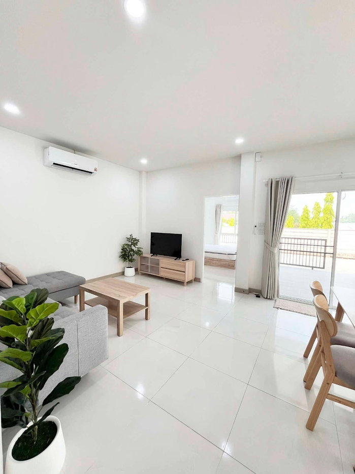 รูป บ้านเช่าสไตล์มินิมอล นอร์ดิก ทำเลหางดง พื้นที่ใช้สอย 90 ตร.ม.   2 ห้องนอน  - รูปที่ 13/15