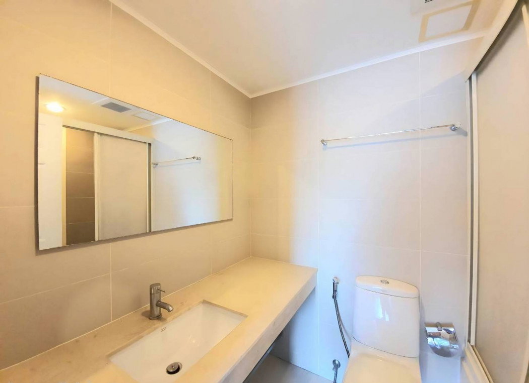 รูป เช่าด่วน!!! คอนโด Lumpini Suite Pinklao (ลุมพินี สวีท ปิ่นเกล้า) 35 ตร.ม.  1 ห้องนอน วิวรถไฟฟ้า ห้องพร้อมอยู่ - รูปที่ 6/7