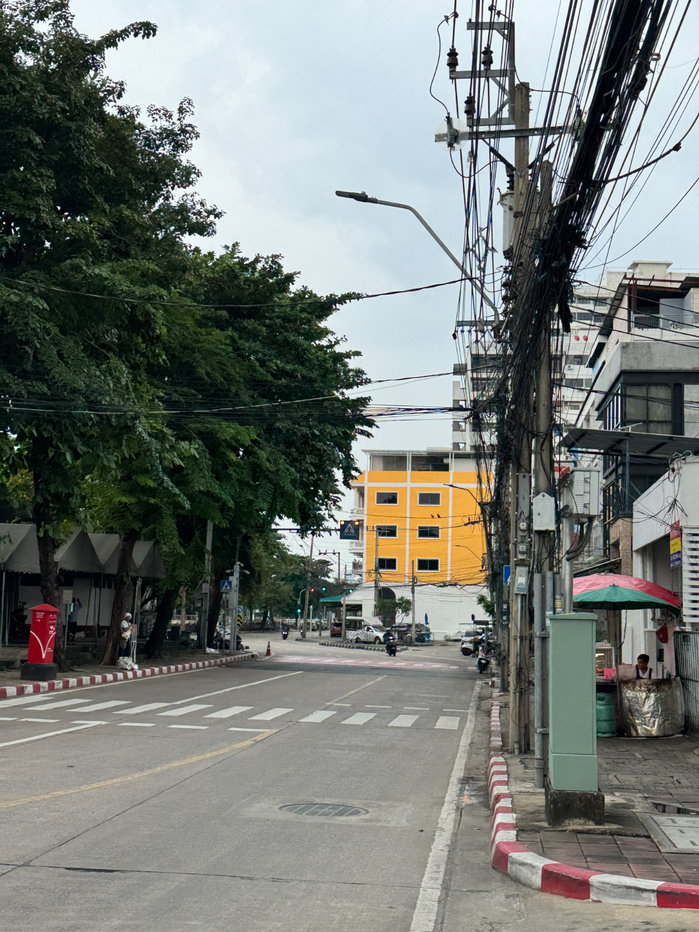 รูป ตึกแถว 5 ชั้นครึ่ง (รวมดาดฟ้า) 50 เมตรจากสถานีรถไฟสามเสน ใกล้เคียงกรมสรรพสามิตร ตลาดราชวัตร กรมโยธาธิการ โรงเรียนเสนาธิการทหารบก รพ วิชัยยุทธ รพ รามาฯ - รูปที่ 32/34