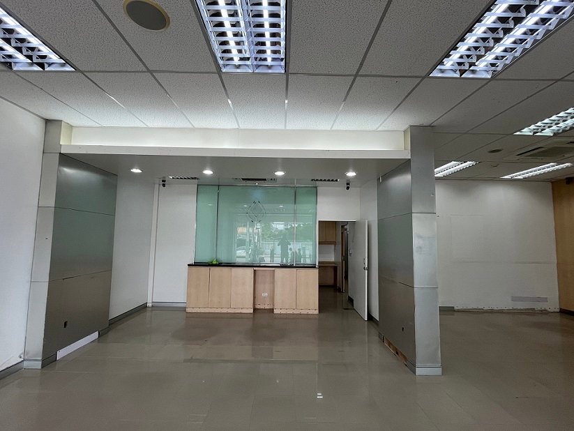 รูป อาคารสำนักงาน 2 ชั้น บนถนนสมบูรณ์กุล ราชบุรี รหัส 68-00184 หรือ 31542-0001 ติดต่อคุณสุชาติ - รูปที่ 4/15