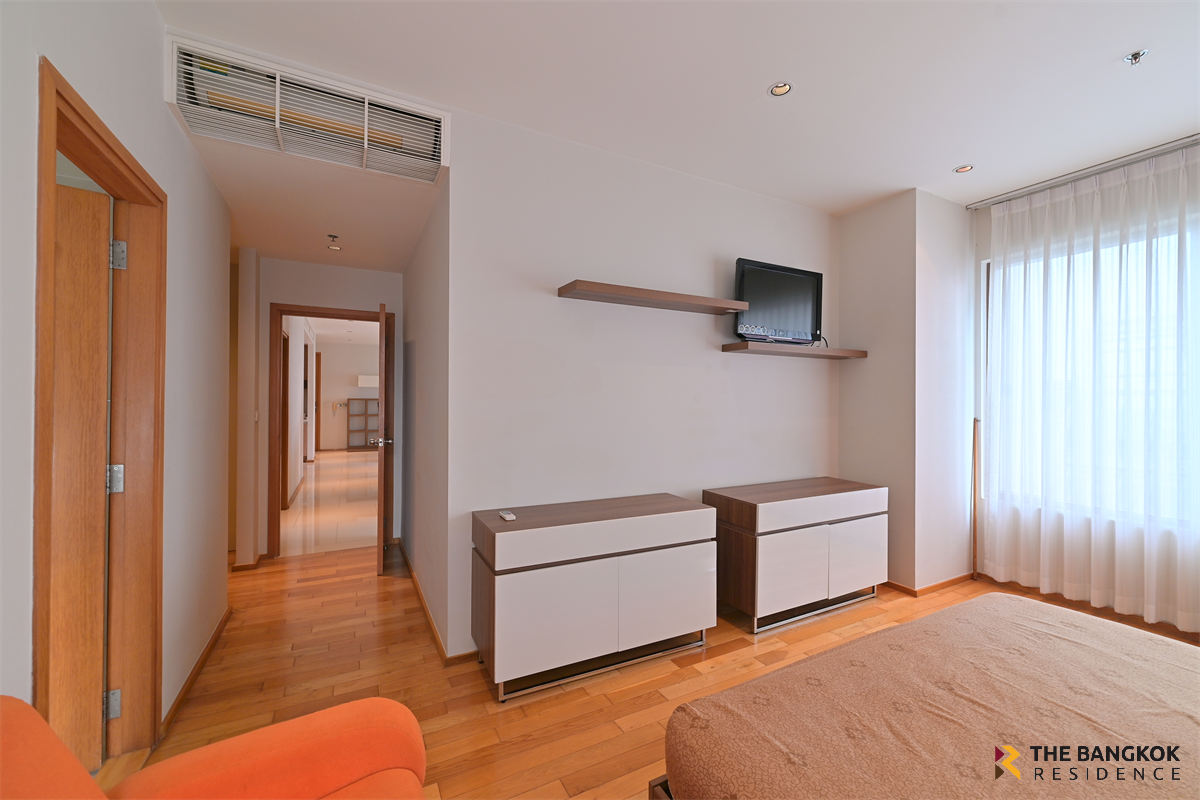 picture The Emporio Place  High-potential Location, Convenient Travel - 2/10