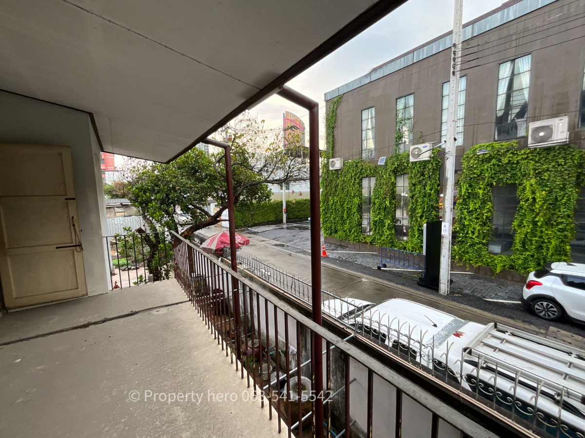 picture House for Rent + Large Land Plot in the Heart of Inthamara 67,000 THB/month - 10/36