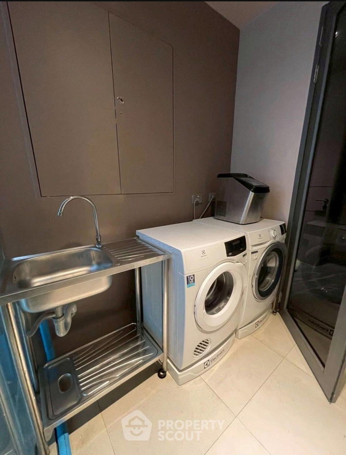 picture 2-BR Condo at Vittorio Sukhumvit 39 near BTS Phrom Phong (ID 2965576) - 3/21