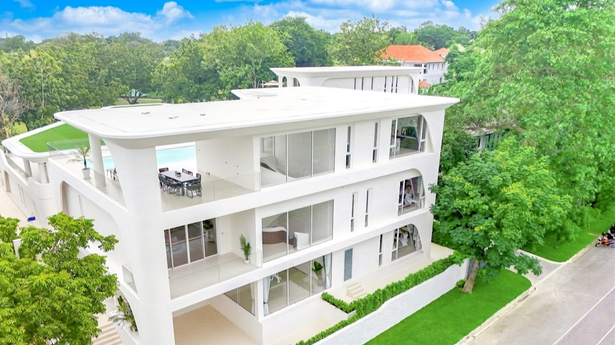 รูป Huay Yai East Pattaya Luxury 3 Storey Villa for Sale - รูปที่ 1/30