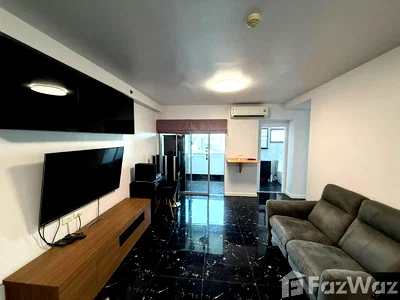 Condos for sale Soi Ekamai (Sukhumvit 63) : Corner Unit 2-Bed Condo for Sale at Supalai Park Ekkamai 6427886