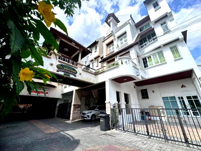 เช่าทาวน์โฮม สถาบันการบินพลเรือน : ให้เช่าtropicalpoolvilla โครงการบุษราคัมเพลส ซอยวิภาวดี20แยก18 (N.1341)