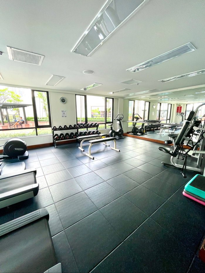 รูป คอนโด 2 ห้องนอนปรับปรุงใหม่ | 92 ตร.ม. | ตกแต่งพร้อมอยู่พร้อมอยู่ | รวมที่จอดรถ | บ้านปิยะสาทร - รูปที่ 18/19