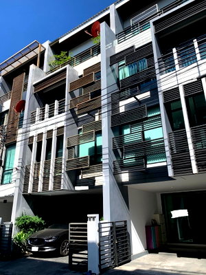 บ้านเดี่ยว กรุงเทพมหานคร : LTH6937 – Home Office FOR SALE in Rama 9 3 beds 5 baths 232 sq.M. Near BTS Bearing station ONLY 14.5 MB