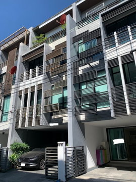 LTH6937 – Home Office FOR SALE in Rama 9 3 beds 5 baths 232 sq.M. Near BTS Bearing station ONLY 14.5 MB