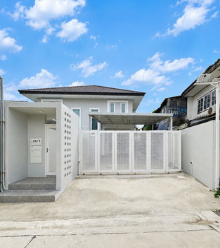 🏡✨ ให้เช่าบ้านแฝด — ซอยอ่อนนุช 40 บ้านสวย พร้อมอยู่ มีพื้นที่นั่งเล่นและสวนข้างบ้าน 