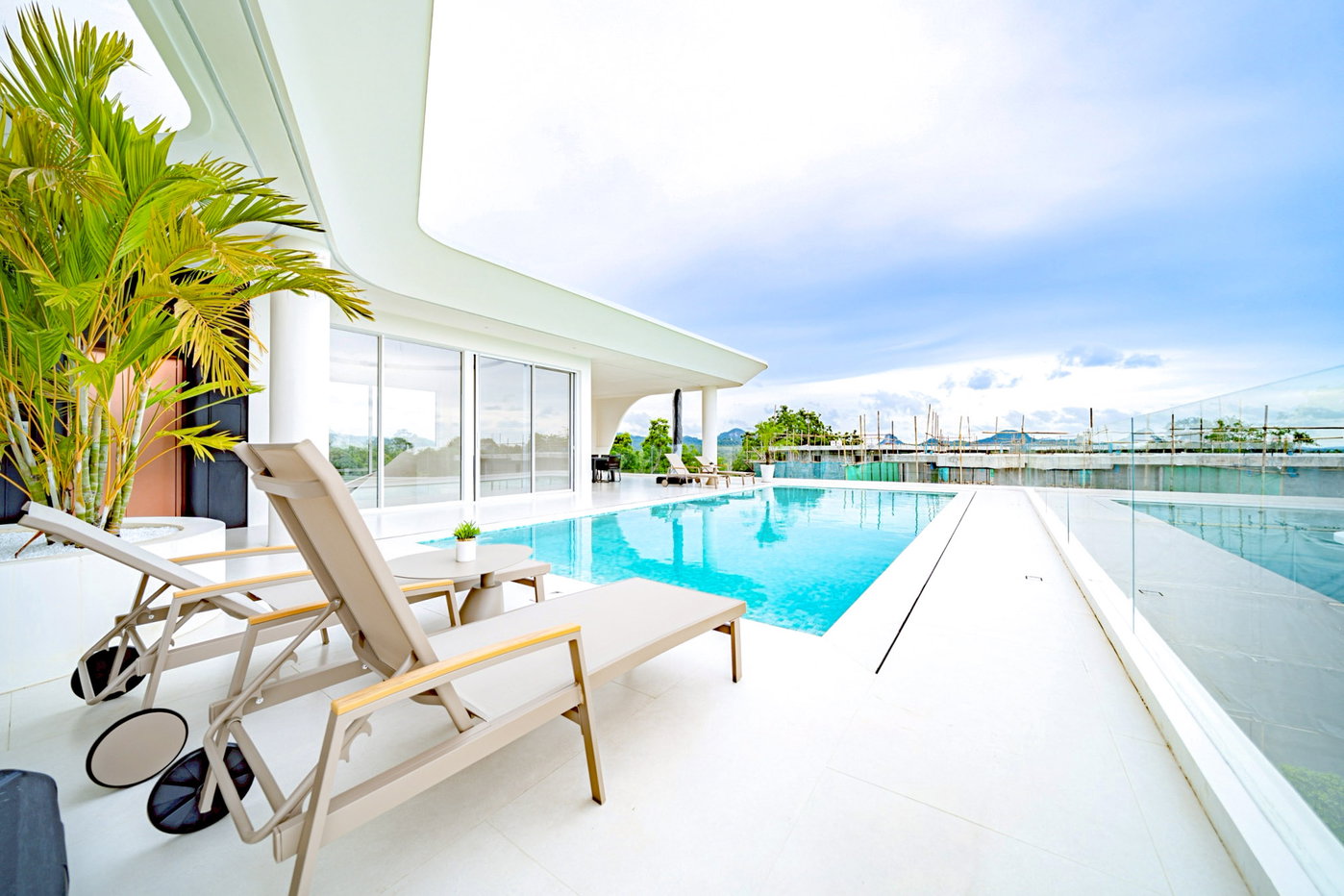 รูป Huay Yai East Pattaya Luxury 3 Storey Villa for Sale - รูปที่ 29/30
