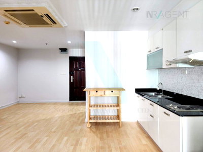 Condos for sale : 🚩 For Sell Condo SUKHUMVIT LIVING TOWN Building 1, Floor 11,1 bed room, Room size 52 sqm